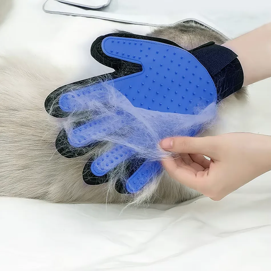 Eco-friendly Silicone Pet Hair Removal Glove for Dogs Gentle Deshedding Cleaning Bath Grooming Tool Brushes Type Application - detail view 4